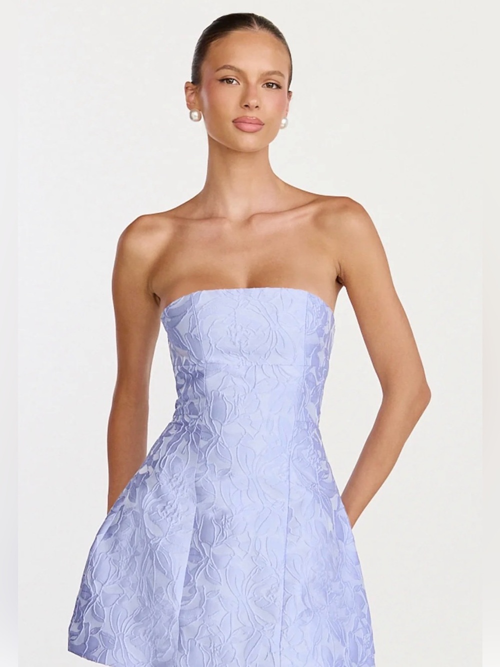 ROSALIE MINI DRESS
Strapless Jacquard Floral Mini Dress In Blue